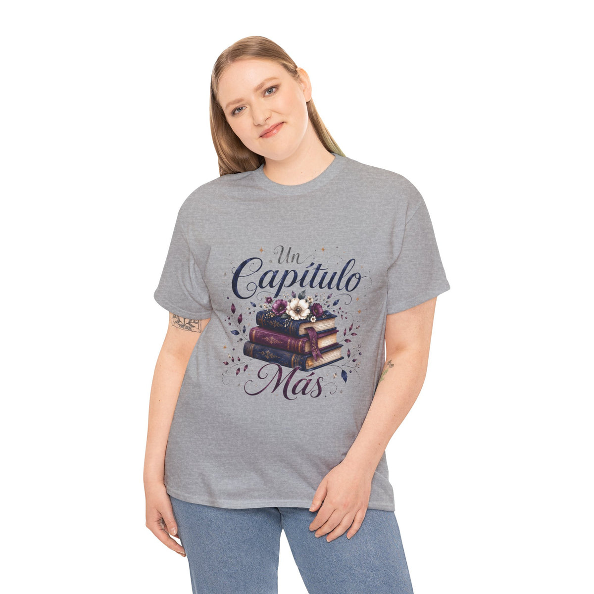 Un Capítulo Más Shirt, Spanish Book Lover Tee