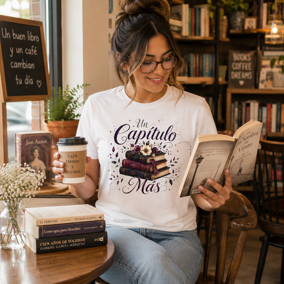 Un Capítulo Más Shirt, Spanish Book Lover Tee