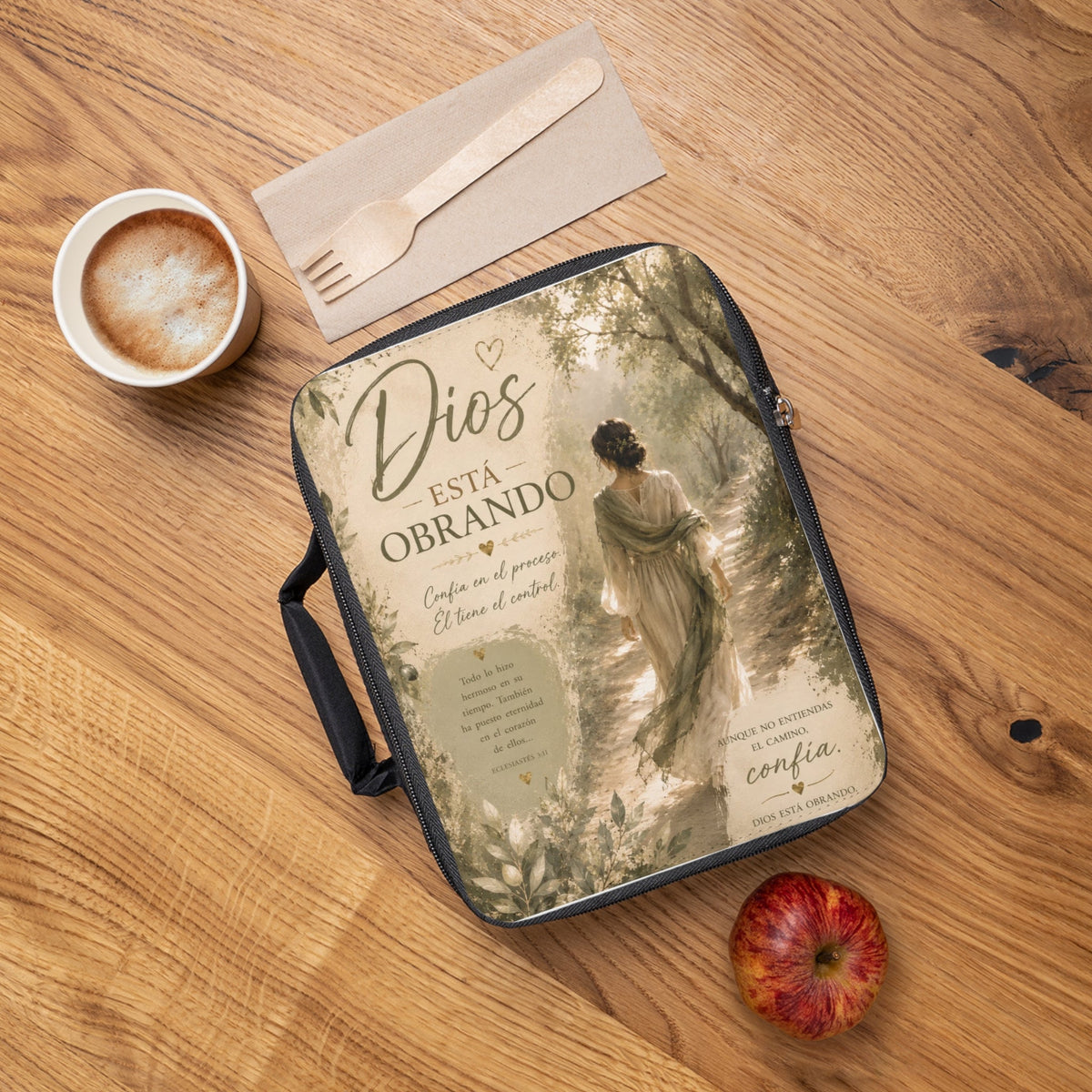 Dios Está Obrando Cubierta Bíblica Cristiana | Estuche con Cierre y Asa