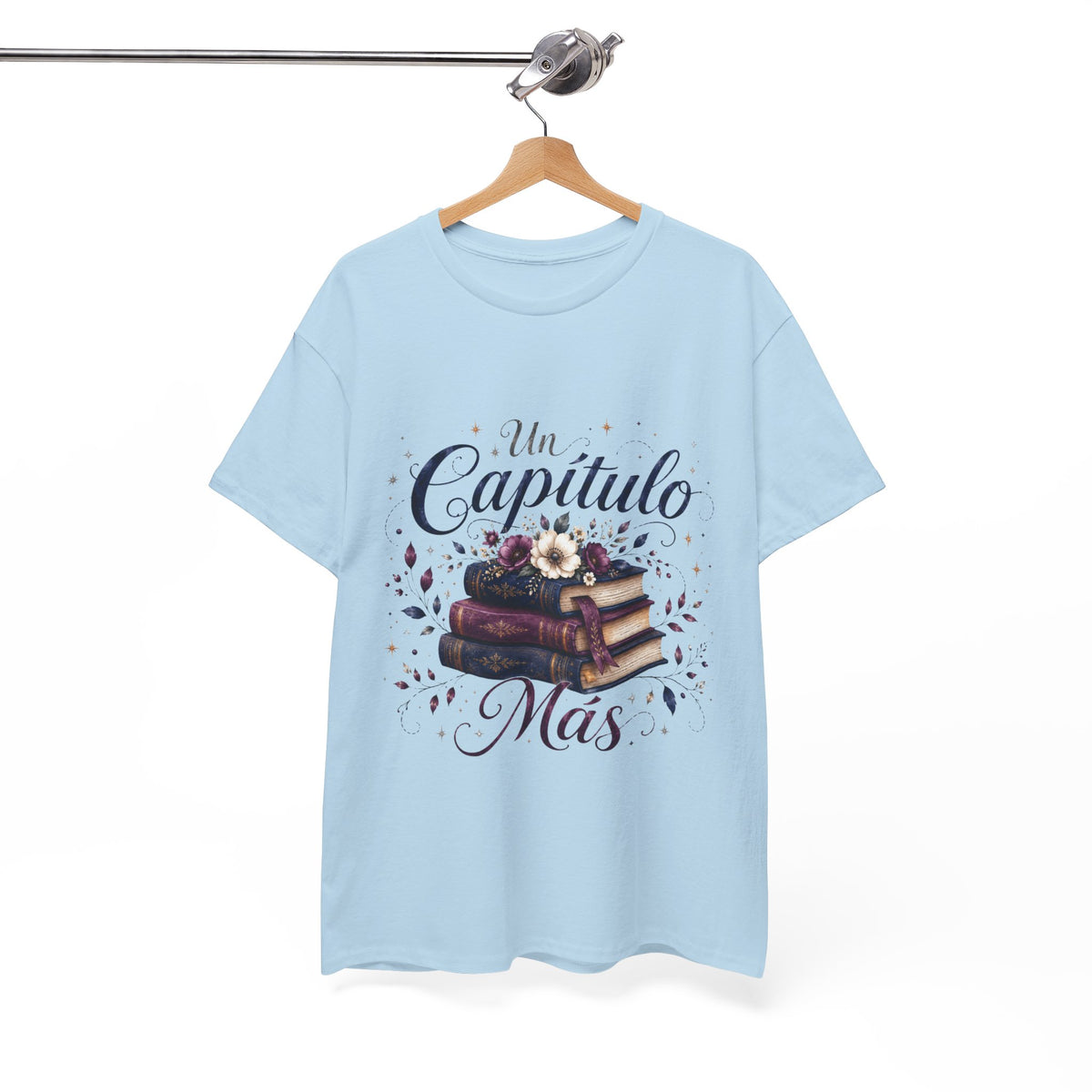Un Capítulo Más Shirt, Spanish Book Lover Tee